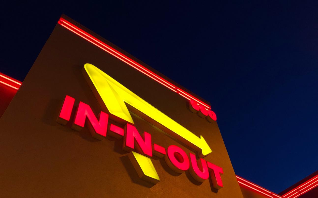 In-n-out logo